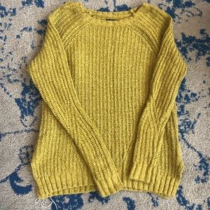 Like new! Chunky soft AE sweater ❄️